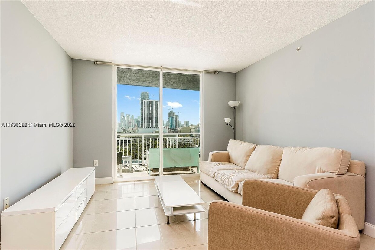 Foto principal - 275 NE 18th St