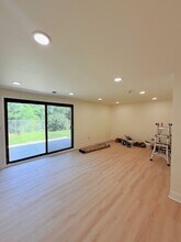 Building Photo - 833 Heritage Dr