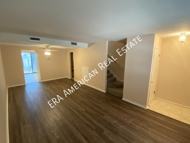 Building Photo - Washer & Dryer included!