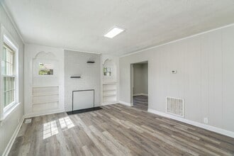 Building Photo - 2752 Tarleton Ave