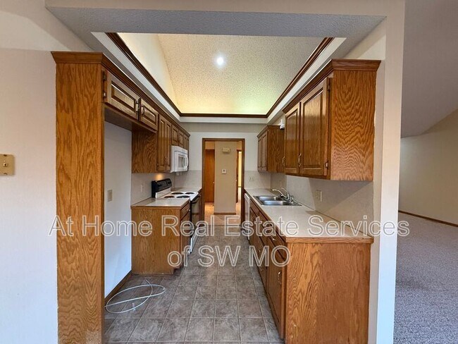 Building Photo - 4060 S Ferguson Ave