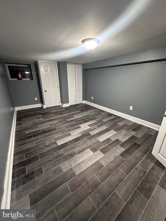 Building Photo - 405 Lyndhurst St