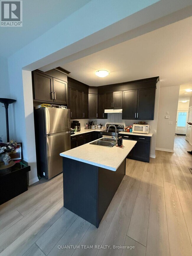 Photo du bâtiment - 9345 White Oak Av