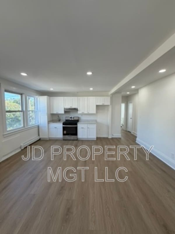 Building Photo - 21 Van Court Land Pl
