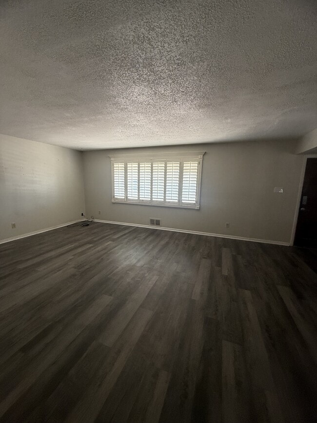 Foto del edificio - 3437 Kirkwall St