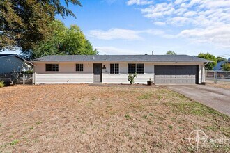 Building Photo - 8805 NE 90th Ave