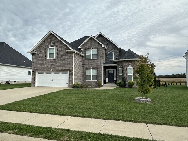 Foto del edificio - 4 Bedroom 3 Bathroom Home with Bonus Room!