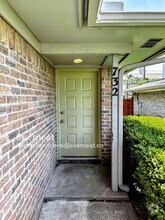 Building Photo - 732 Lariat Ln