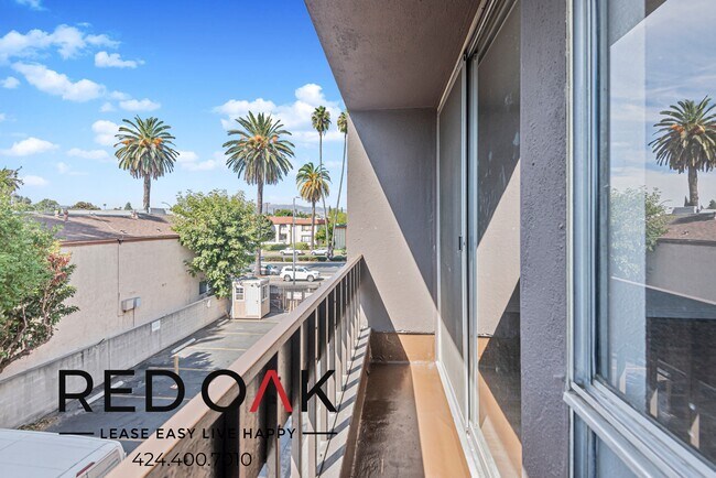 Foto del edificio - 17830 Sherman Way