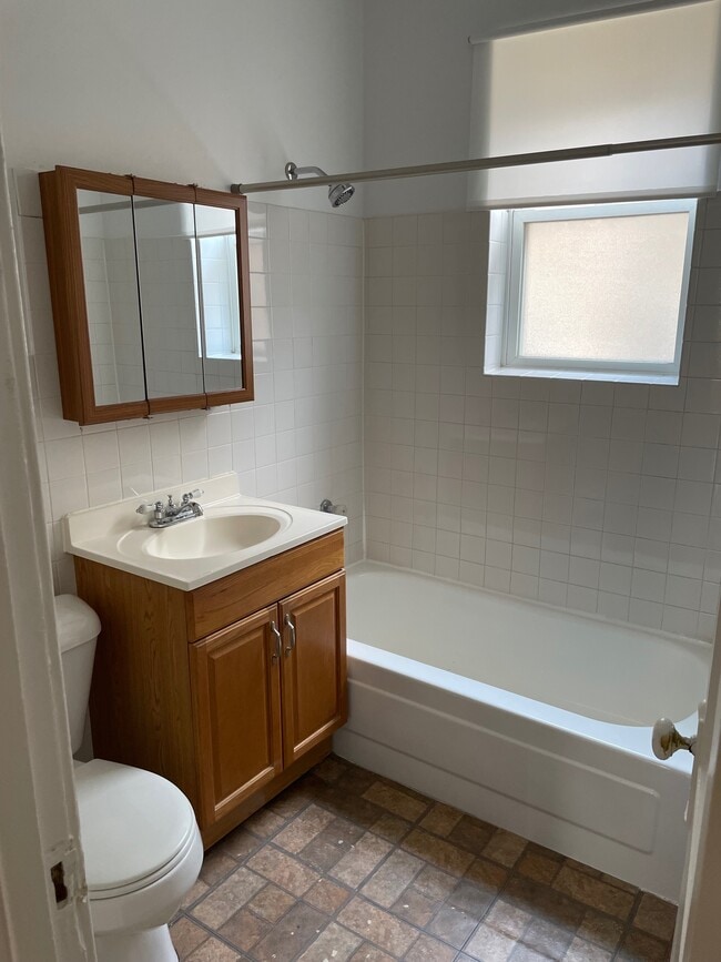 Building Photo - 4054 N Keystone Ave