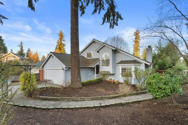 Building Photo - Beautiful 3 Bedroom Home in Bridle Trails
