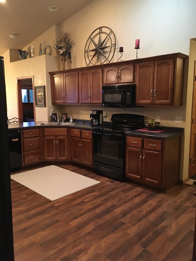 Foto del edificio - 2259 Spring Meadow Dr