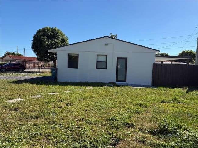 Foto del edificio - 7330 SW 11th St