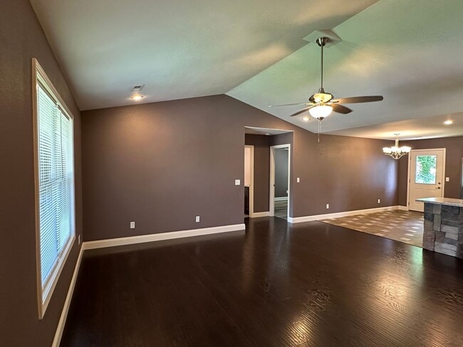 Building Photo - 333 Lyle Curtis Cir