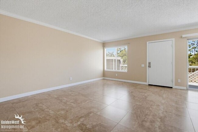 Foto del edificio - Comfortable 3Bdm 2Ba Condo in Oceanside!