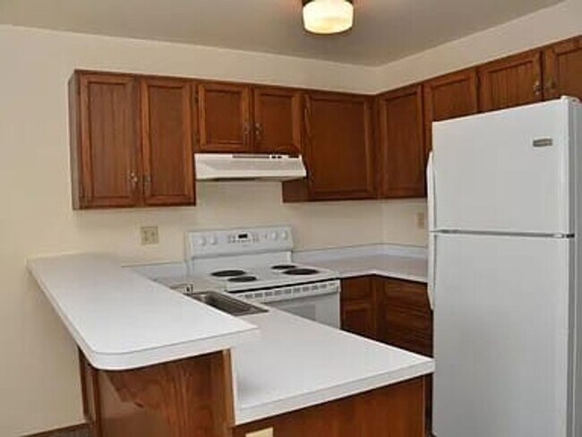 Building Photo - 1 Bedroom in Lafayette Available Now