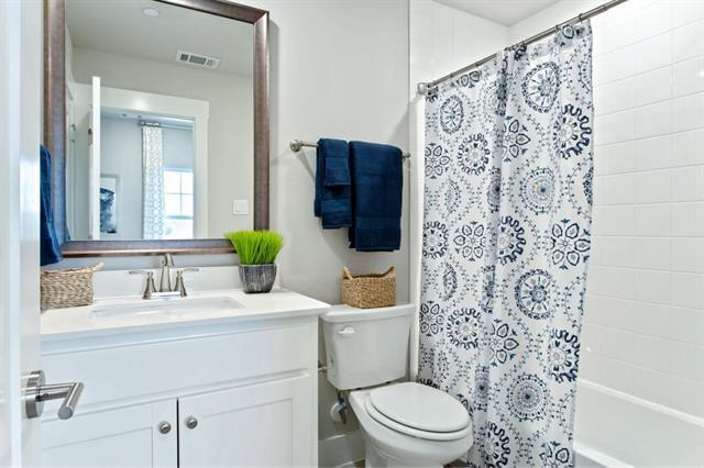 Foto del edificio - 616 Laurel Ln