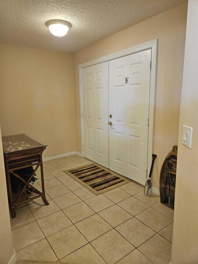 Building Photo - 8935 Puerto Del Rio Dr