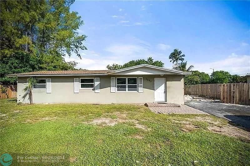 Primary Photo - 1301 NW 18th Ct