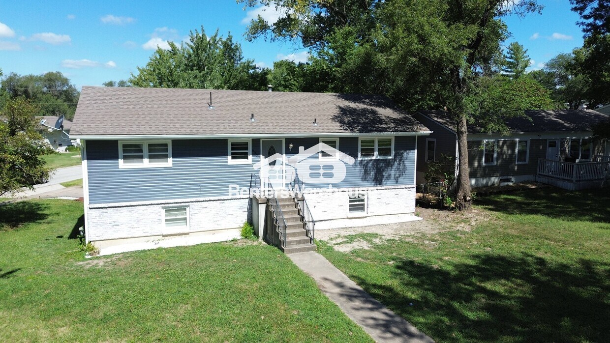 Foto principal - 6300 E 153 St