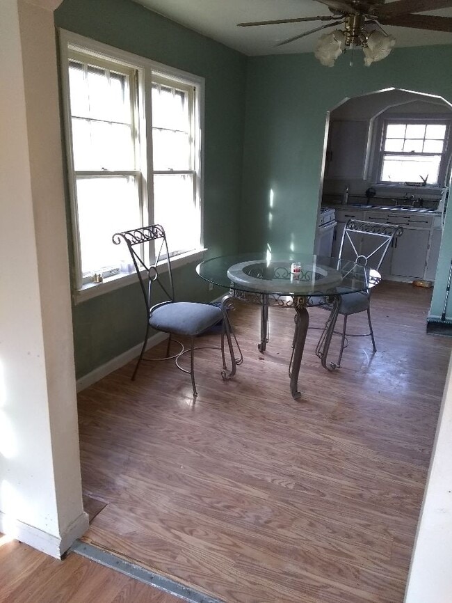 Foto del edificio - 4337 Brooke St