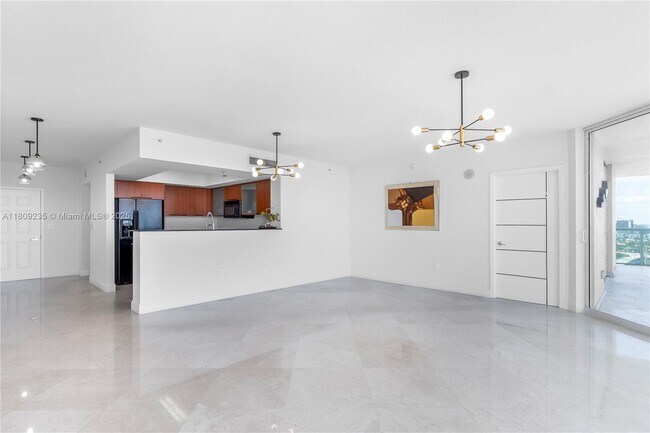 Foto del edificio - 16699 Collins Ave
