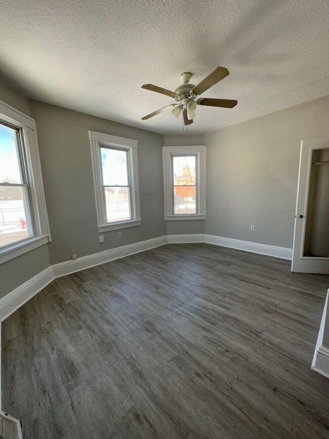 Foto del edificio - 2377 E 84th St
