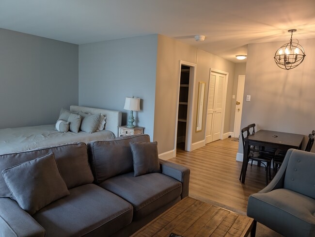 Building Photo - 300 M St SW