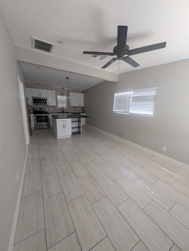 Foto del edificio - Upgraded one bedroom in central Tucson!