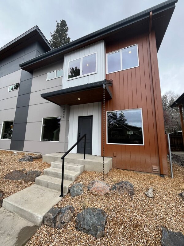 Foto del edificio - 1404 NW Kingston Ave