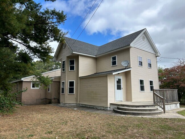 Building Photo - 920 Church St