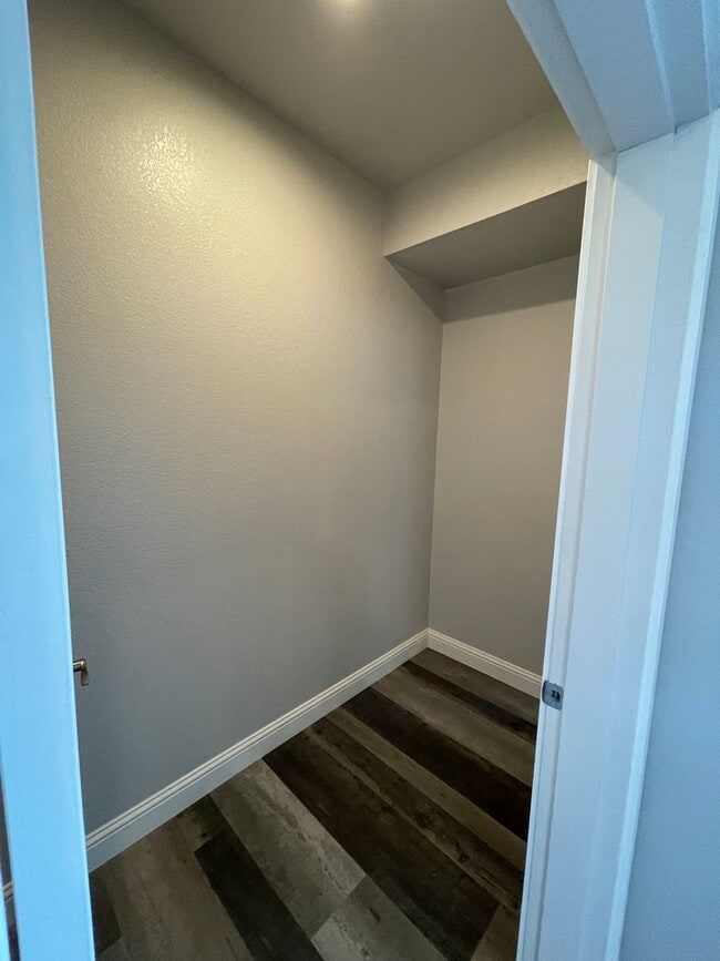 Building Photo - Entertainers delight, 3bdrm 2.5 bath home ...