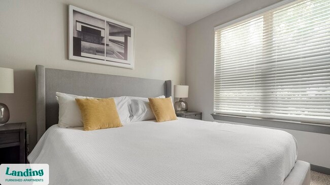 Building Photo - 1415 N Main Ave