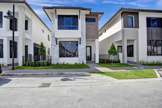 Building Photo - 8120 NW 43rd St