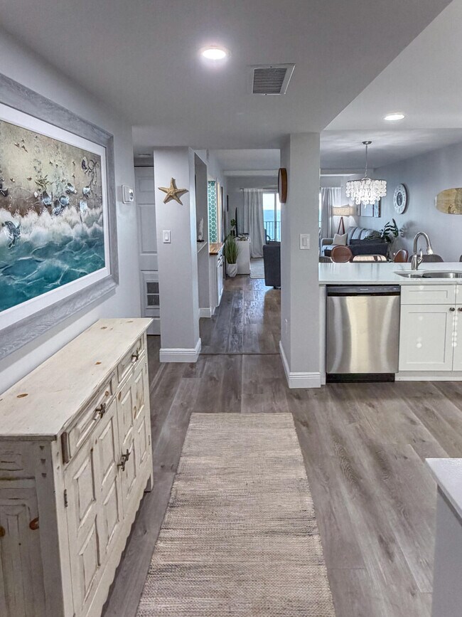 Building Photo - 10200 S Ocean Dr