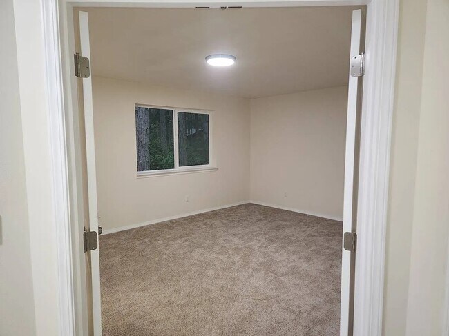 Building Photo - 10305 Eckenstam Johnson Rd