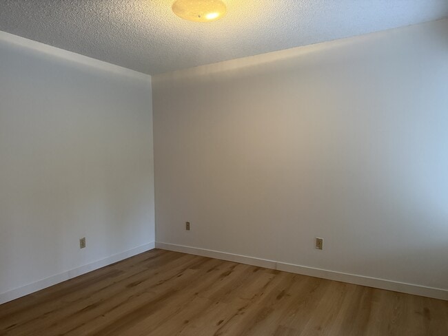 Building Photo - 1285 Martin St