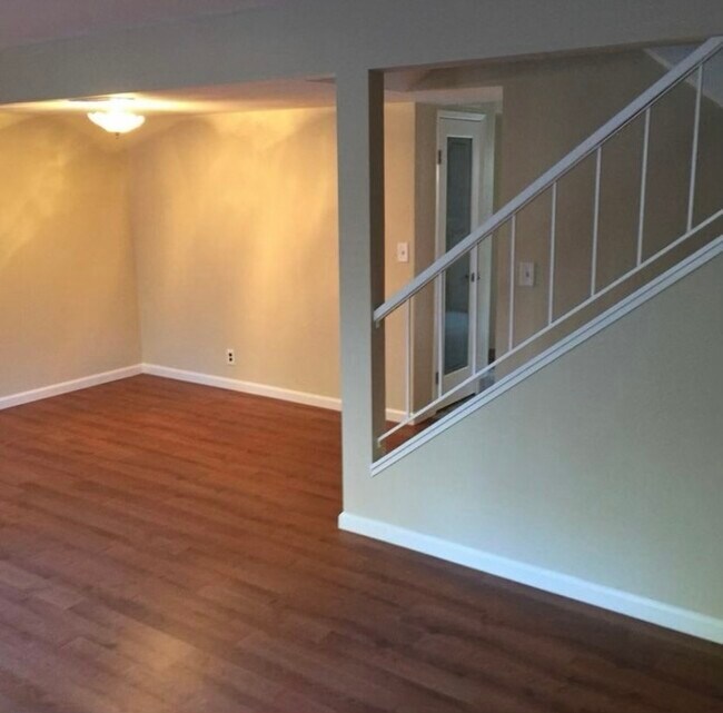 Building Photo - 1490 Aurelian Ln