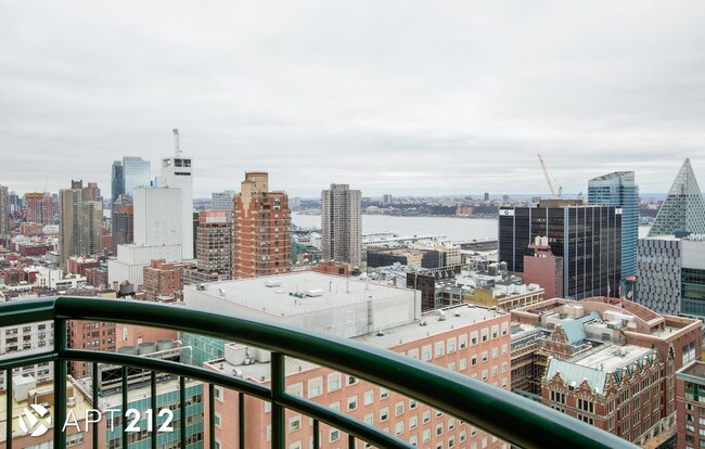 Building Photo - 124 W 60th St