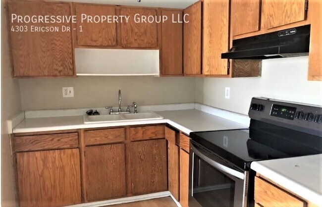 Foto del edificio - Half Off the First Full Month's Rent!! 2-B...
