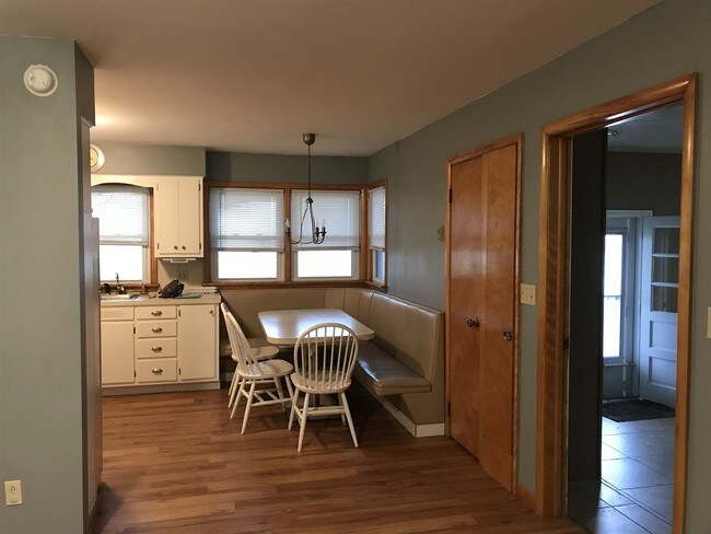 Foto del edificio - 7411 E 100 S