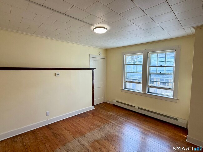 Foto del edificio - 23 Farnham Ave