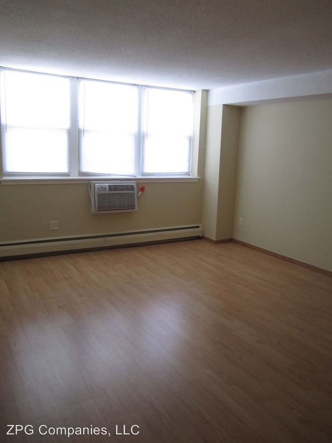 Foto del edificio - 2300 Pleasant Ave