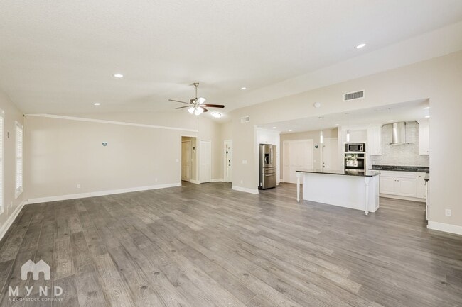 Building Photo - 6529 Seafairer Dr