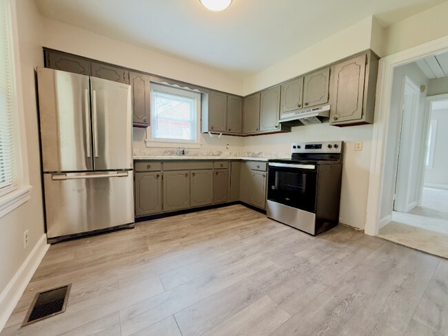 Building Photo - 3319 Vetter Ave