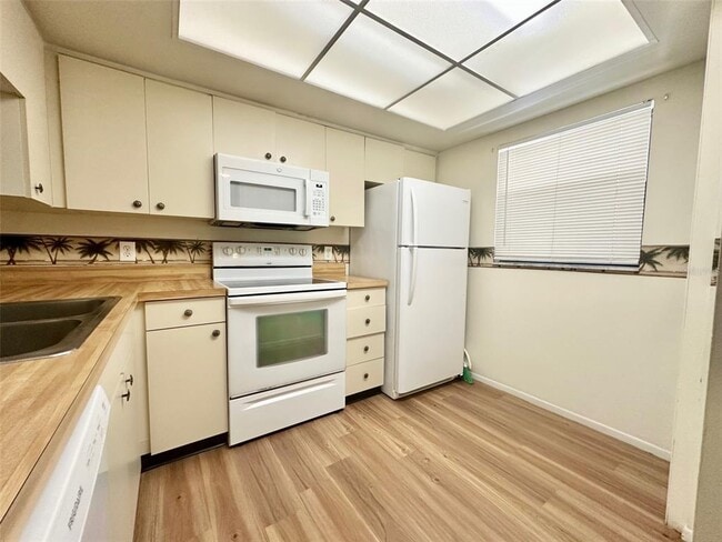 Building Photo - 3048 Eastland Blvd