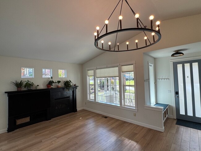 Foto del edificio - 19544 Fisher Lake Ln