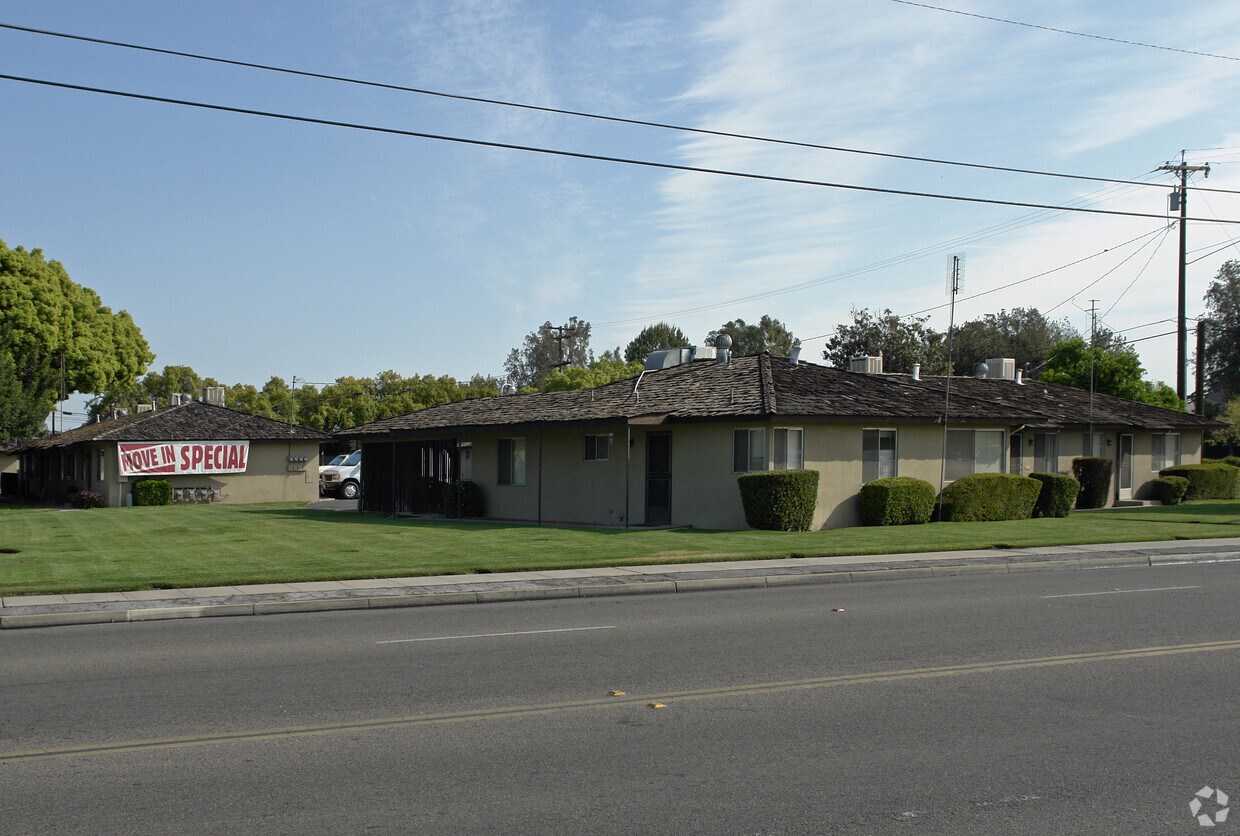 Primary Photo - Centennial Apartments