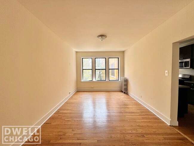 Foto del edificio - 1518 N Kedzie Ave