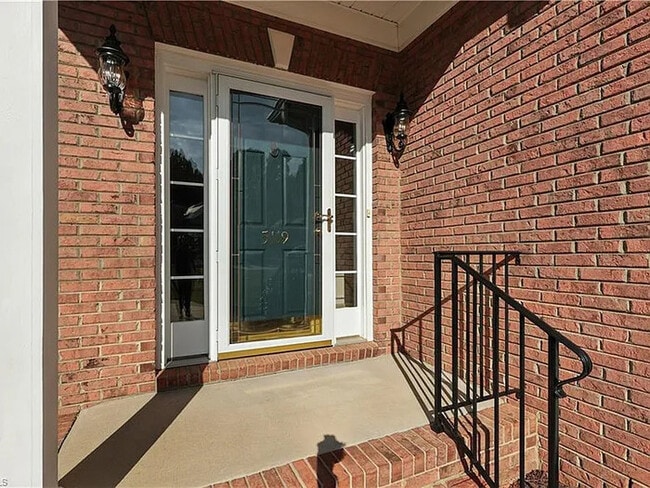 Building Photo - Earn Wealth While Leasing - Like a Homeown...
